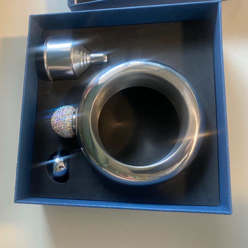Flask bracelet